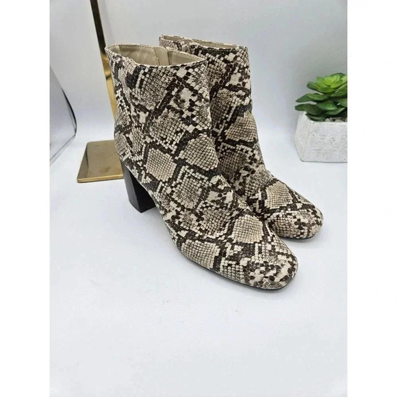Bella Vita Wilma‎ Women Block Heel Ankle Booties Taupe Snake Print Size 7.5 - Picture 4 of 6